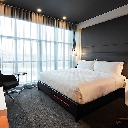 Alt Hotel Saskatoon Bagian luar foto