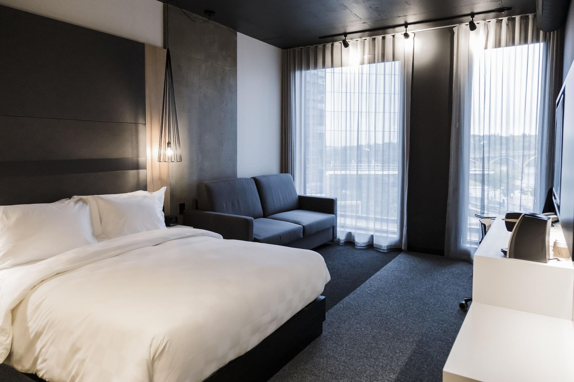 Alt Hotel Saskatoon Bagian luar foto
