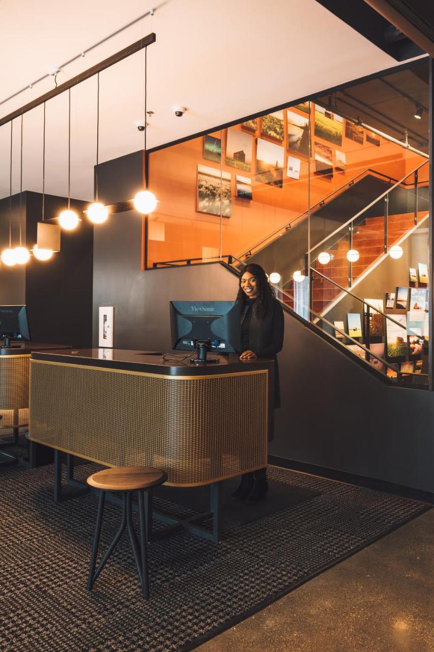 Alt Hotel Saskatoon Bagian luar foto