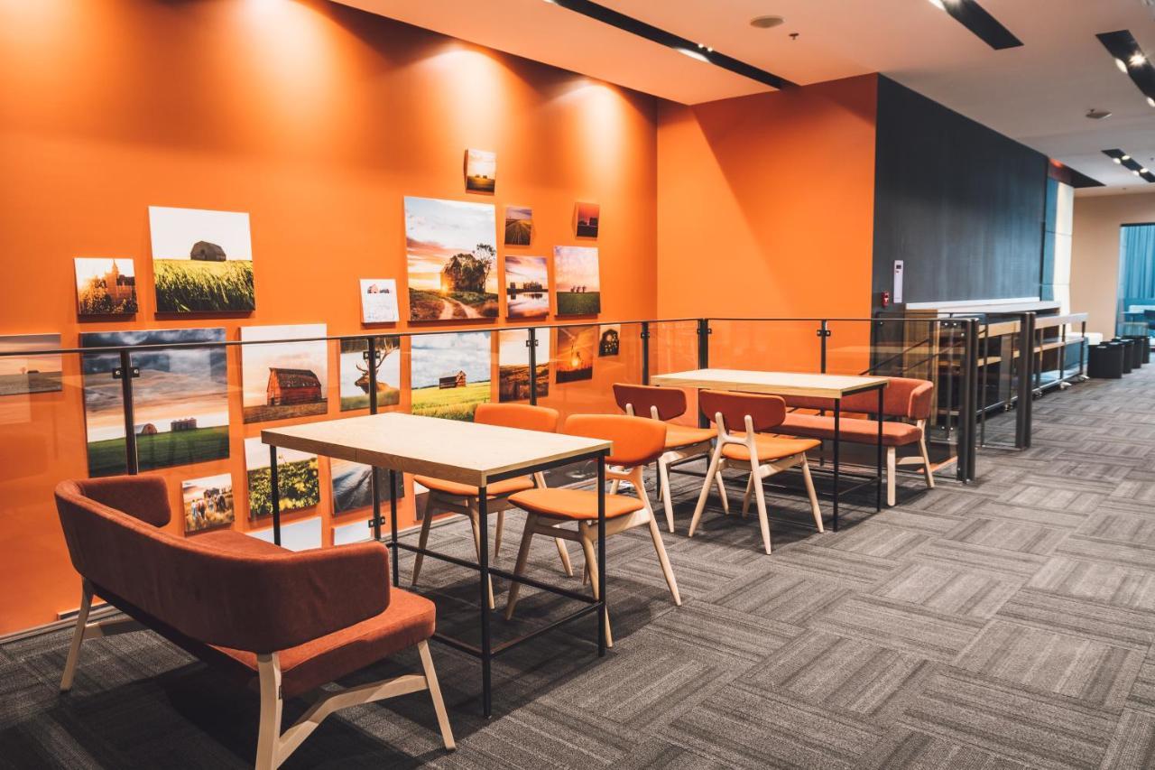 Alt Hotel Saskatoon Bagian luar foto