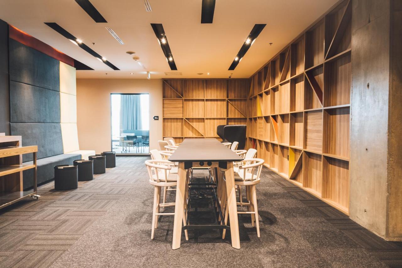 Alt Hotel Saskatoon Bagian luar foto