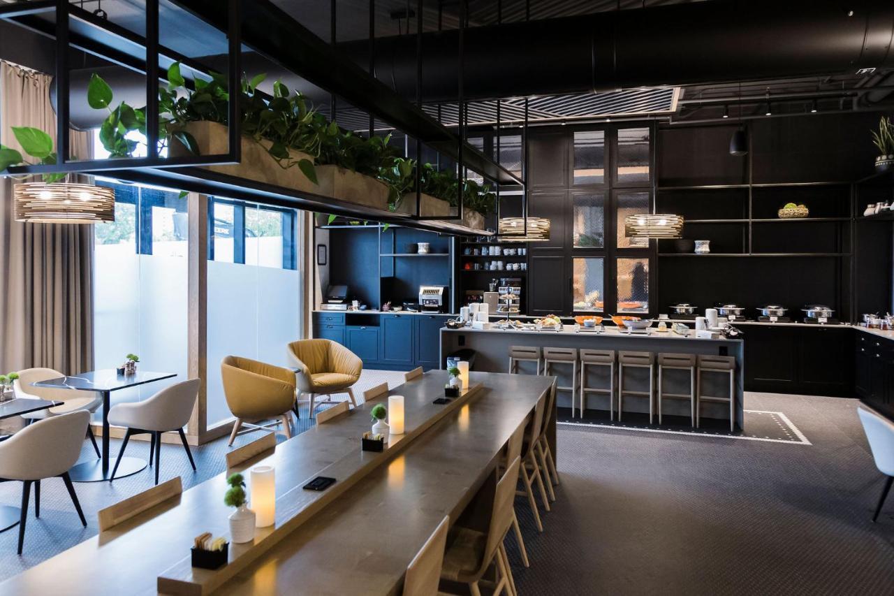 Alt Hotel Saskatoon Bagian luar foto